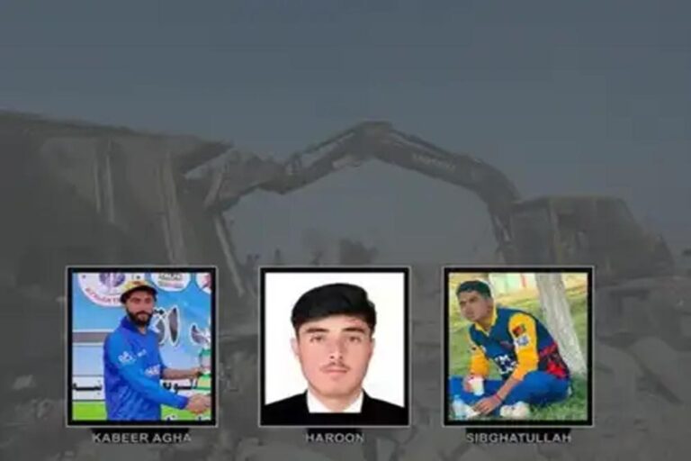 अफगानिस्तान में पाकिस्तान की बमबारी से क्रिकेटर्स की मौत, राशिद खान का फूटा गुस्सा अफगानिस्तान में पाकिस्तान की बमबारी से क्रिकेटर्स की मौत, राशिद खान का फूटा गुस्सा