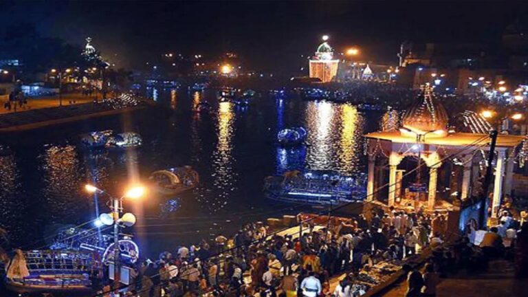 श्रद्धा और आस्था का सैलाब: चित्रकूट दीपावली मेले में पहले दिन लाखों की भीड़, CM मोहन आज करेंगे परिक्रमा श्रद्धा और आस्था का सैलाब: चित्रकूट दीपावली मेले में पहले दिन लाखों की भीड़, CM मोहन आज करेंगे परिक्रमा