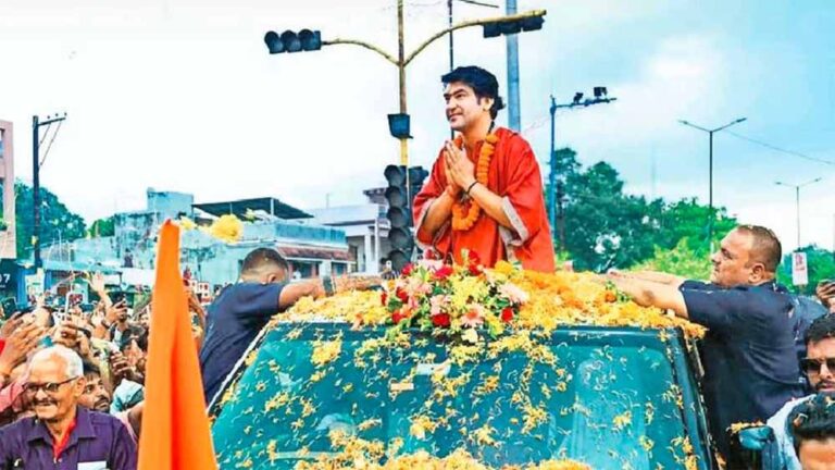 पंडित धीरेंद्र शास्त्री बोले: अधर्म के खिलाफ संघर्ष करना सबसे बड़ा धर्म पंडित धीरेंद्र शास्त्री बोले: अधर्म के खिलाफ संघर्ष करना सबसे बड़ा धर्म