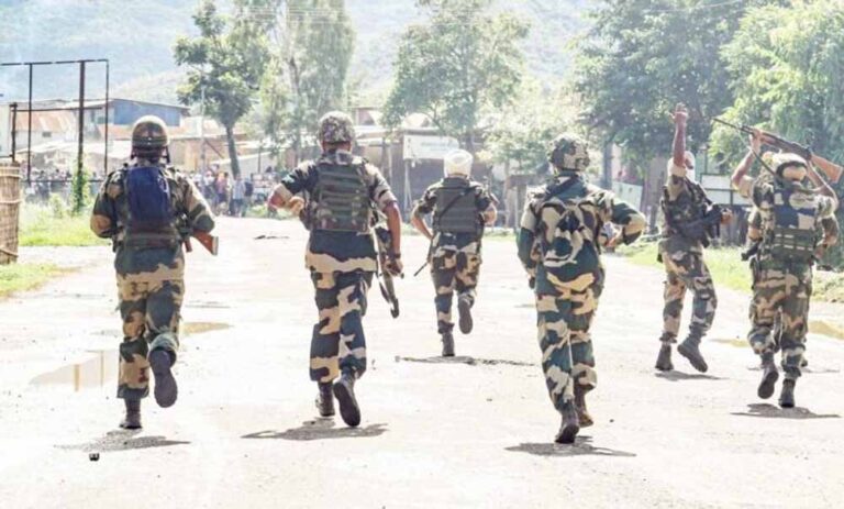 असम राइफल्स पर हमले में शामिल 15 गिरफ्तार, PLA विरोधी अभियान तेज असम राइफल्स पर हमले में शामिल 15 गिरफ्तार, PLA विरोधी अभियान तेज