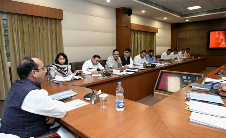 नगरीय प्रशासन विभाग की समीक्षा बैठक में उप मुख्यमंत्री अरुण साव ने दिए आवश्यक निर्देश नगरीय प्रशासन विभाग की समीक्षा बैठक में उप मुख्यमंत्री अरुण साव ने दिए आवश्यक निर्देश