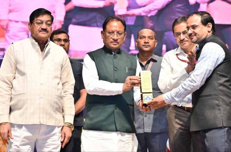 विश्व मानक दिवस पर मुख्यमंत्री साय ने दिलाई गुणवत्ता शपथ, कहा — हर क्षेत्र में पारदर्शिता, उपभोक्ता अधिकार और नवाचार सर्वोपरि विश्व मानक दिवस पर मुख्यमंत्री साय ने दिलाई गुणवत्ता शपथ, कहा — हर क्षेत्र में पारदर्शिता, उपभोक्ता अधिकार और नवाचार सर्वोपरि