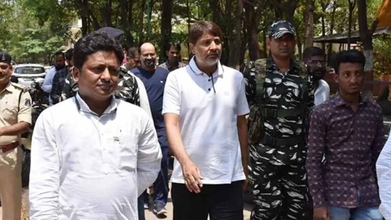 पैरोल पर 7 दिन अतिरिक्त: अनवर ढेबर के घर पहुंची पुलिस, आने-जाने वाले हो रहे मॉनिटर