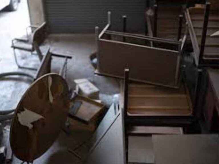 लक्ष्मी आगमन से पहले करें ये सफाई, घर से बाहर करें अलक्ष्मी की निशानियां! लक्ष्मी आगमन से पहले करें ये सफाई, घर से बाहर करें अलक्ष्मी की निशानियां!