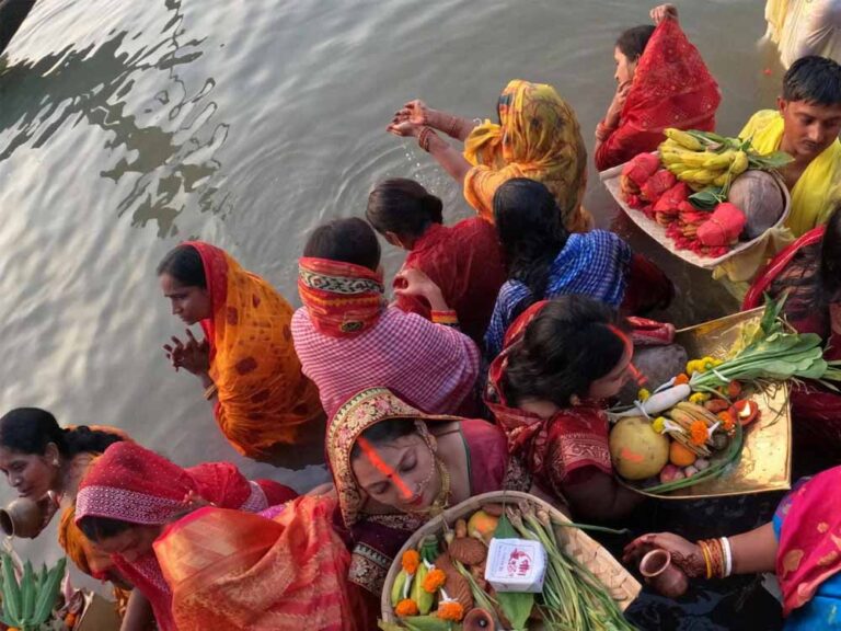 छठ पर्व का पहला चरण: खरना पर आम की लकड़ी से बनता है प्रसाद, जानें वजह