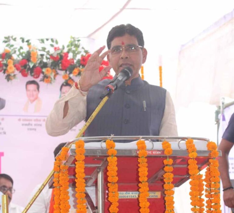 मंत्री टंक राम वर्मा बोले – किसान हैं विकसित भारत की रीढ़, तिलहन उत्पादन से बढ़ेगी आत्मनिर्भरता मंत्री टंक राम वर्मा बोले – किसान हैं विकसित भारत की रीढ़, तिलहन उत्पादन से बढ़ेगी आत्मनिर्भरता