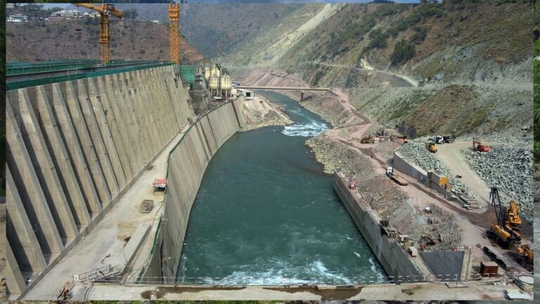 पाकिस्तान पर बढ़ा दबाव: अफगानिस्तान भी रोकेगा पानी, कुनार नदी पर बांध का ऐलान