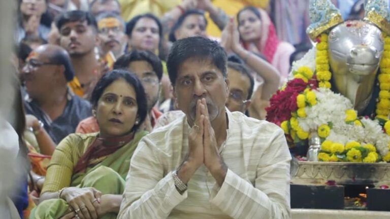 उज्जैन में महाकाल मंदिर में पहुंचे श्रीकांत, भस्म आरती में भाग लेकर पूजा और आशीर्वाद प्राप्त किया