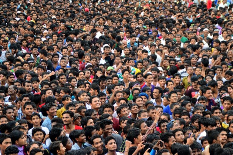 2011 से 2026 तक देश की जनसंख्या में बड़ा बदलाव, छोटे बच्चों का प्रतिशत गिरा 2011 से 2026 तक देश की जनसंख्या में बड़ा बदलाव, छोटे बच्चों का प्रतिशत गिरा