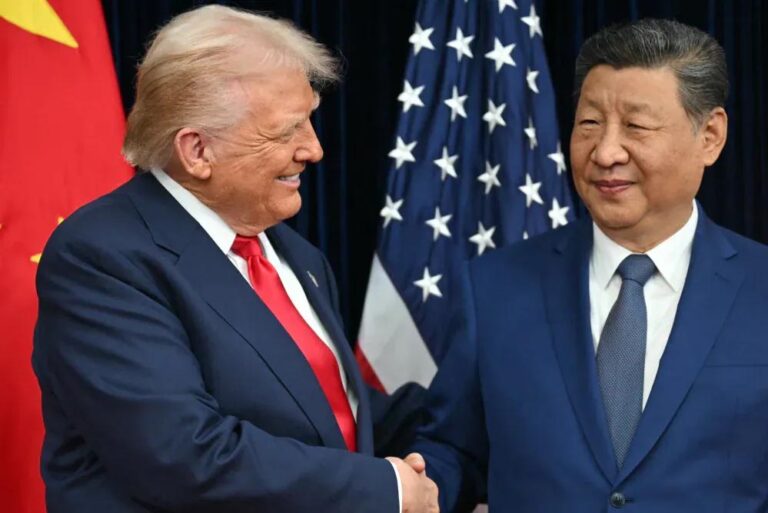 अंतरराष्ट्रीय व्यापार में बढ़ा संतुलन: चीन-अमेरिका सौदे से टैरिफ घटा, सोयाबीन और रेयर अर्थ मेटल का आदान-प्रदान तय अंतरराष्ट्रीय व्यापार में बढ़ा संतुलन: चीन-अमेरिका सौदे से टैरिफ घटा, सोयाबीन और रेयर अर्थ मेटल का आदान-प्रदान तय