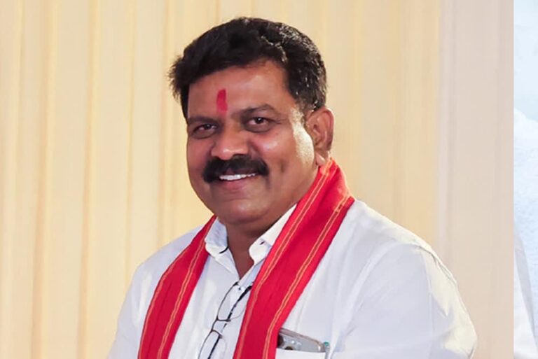 18 लाख आवासों की योजना पिछली सरकार ने रोकी, हमारी सरकार बना रही रोज़ 18 हज़ार मकान: गृह मंत्री 18 लाख आवासों की योजना पिछली सरकार ने रोकी, हमारी सरकार बना रही रोज़ 18 हज़ार मकान: गृह मंत्री