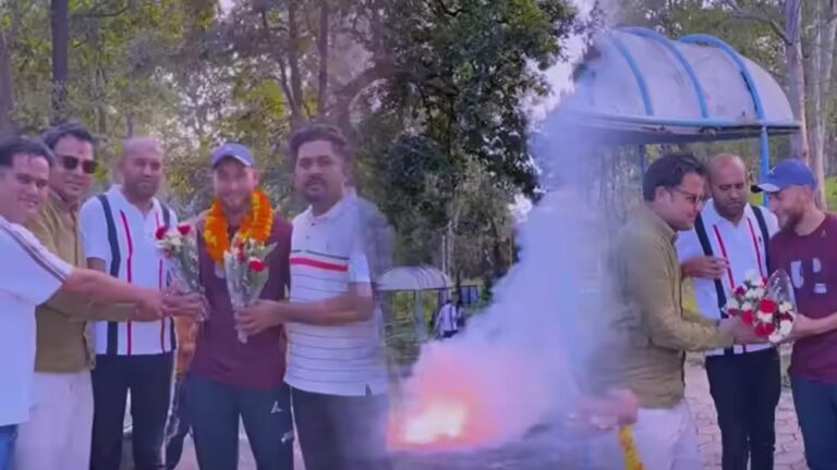 नजाकत अहमद शाह को छत्तीसगढ़ में ग्रैंड वेलकम, आतिशबाजी और गुलदस्ते से स्वागत नजाकत अहमद शाह को छत्तीसगढ़ में ग्रैंड वेलकम, आतिशबाजी और गुलदस्ते से स्वागत