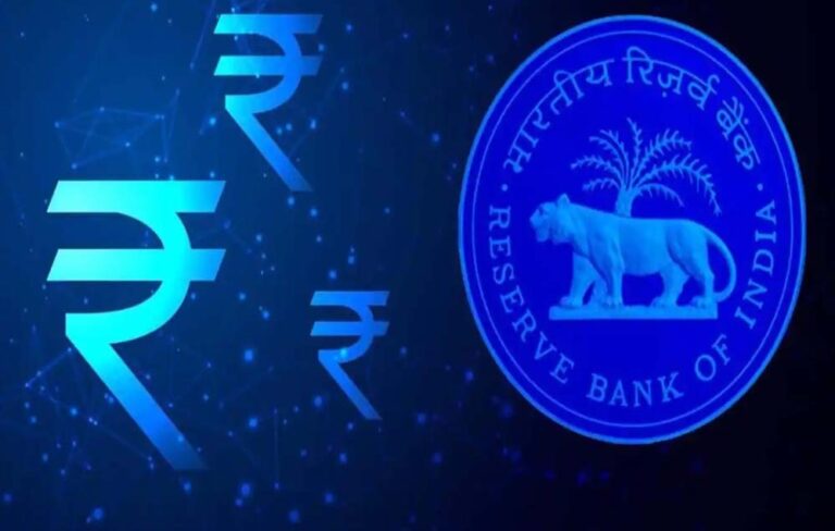 रुपया बचाने को एक्टिव हुआ RBI, गिरावट थामने के लिए बनाया रणनीतिक ब्लूप्रिंट रुपया बचाने को एक्टिव हुआ RBI, गिरावट थामने के लिए बनाया रणनीतिक ब्लूप्रिंट