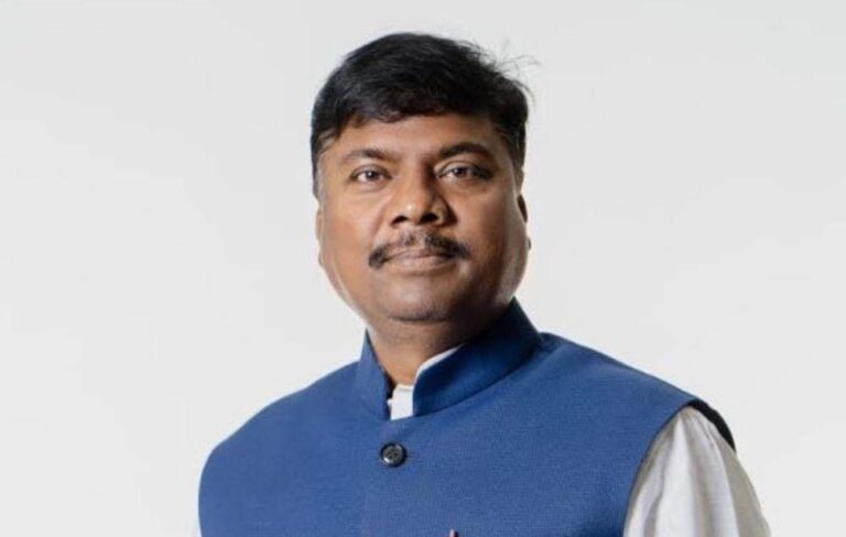 वन मंत्री श्री केदार कश्यप ने इको पर्यटन को बढ़ावा देने विस्तृत कार्ययोजना बनाने के दिए निर्देश