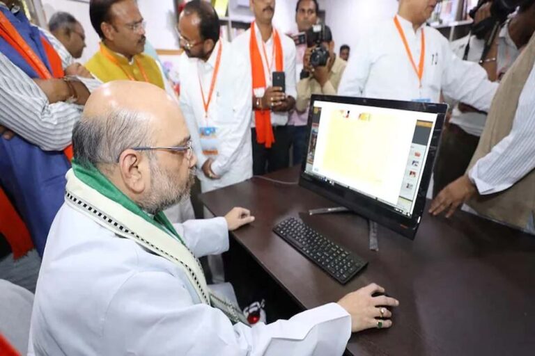 स्वदेशी तकनीक को बढ़ावा: Zoho Mail पर शिफ्ट हुए अमित शाह, फाउंडर का रिएक्शन चर्चा में