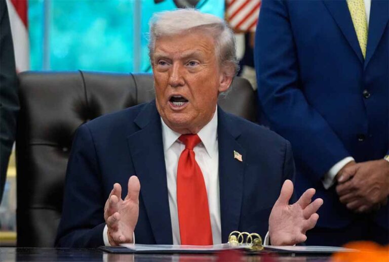 H-1B वीज़ा विवाद तेज़: कानूनी अड़चन के बाद संसद में भी तनाव H-1B वीज़ा विवाद तेज़: कानूनी अड़चन के बाद संसद में भी तनाव