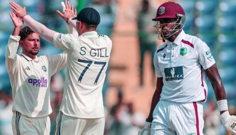 फिरकी के जाल में फंसे कैरेबियाई बल्लेबाज, कुलदीप यादव ने मैच पलटा भारत के हक में