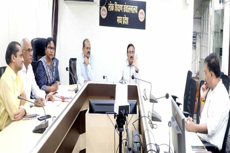 राष्ट्रीय बालरंग भोपाल में 5 दिसम्बर को, व्यवस्थाओं को लेकर हुई बैठक राष्ट्रीय बालरंग भोपाल में 5 दिसम्बर को, व्यवस्थाओं को लेकर हुई बैठक