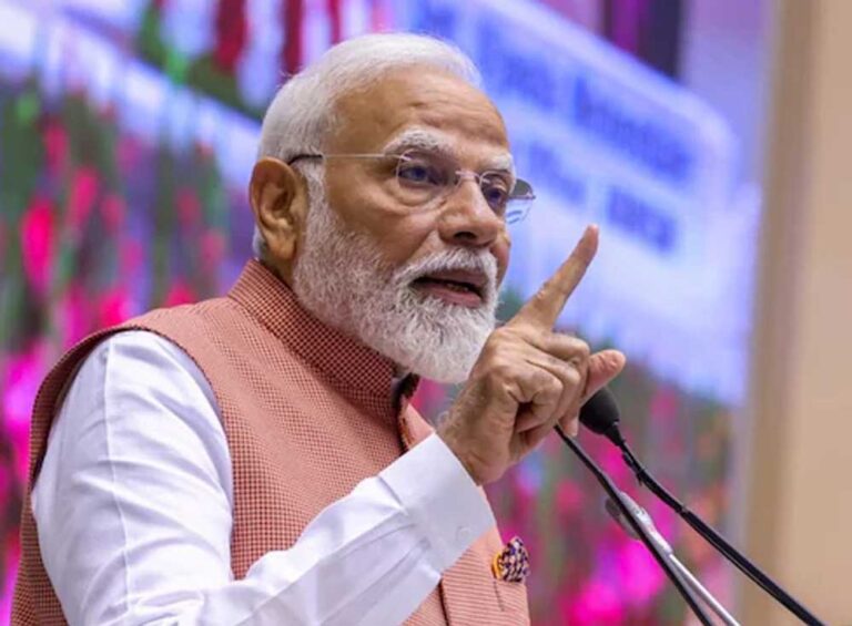 रूसी तेल पर ट्रंप के आरोपों को भारत का जवाब – पहले देशहित, बाकी बाद में रूसी तेल पर ट्रंप के आरोपों को भारत का जवाब – पहले देशहित, बाकी बाद में