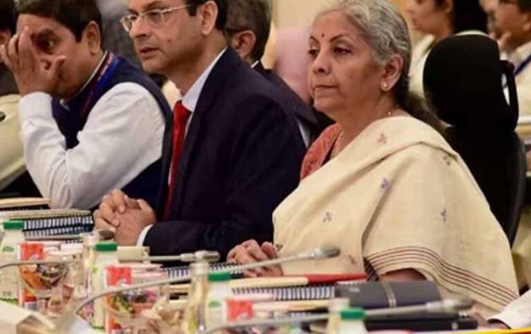 GST सुधारों के असर: सरकार ने बताई इस वर्ष खपत में तेज वृद्धि की उम्मीद