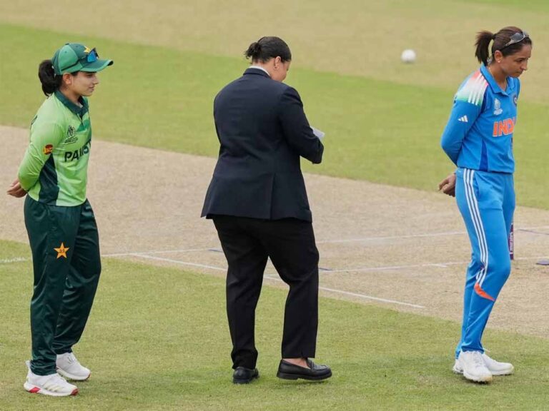 सरेआम धोखेबाजी का आरोप, टॉस विवाद में पाकिस्तान को मिला मैच रेफरी का सहारा सरेआम धोखेबाजी का आरोप, टॉस विवाद में पाकिस्तान को मिला मैच रेफरी का सहारा