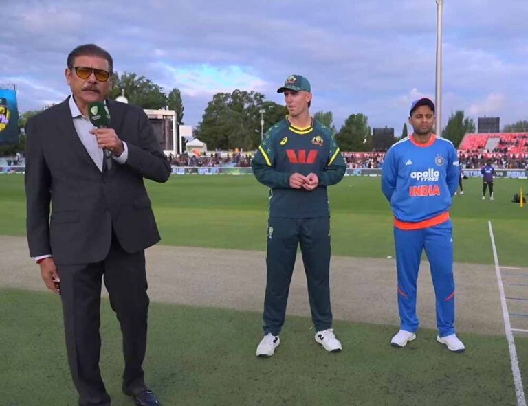 IND vs AUS मेलबर्न T20: कंगारुओं ने गेंदबाजी चुनी, जानें कौन उतरा है टीम इंडिया की प्लेइंग 11 में IND vs AUS मेलबर्न T20: कंगारुओं ने गेंदबाजी चुनी, जानें कौन उतरा है टीम इंडिया की प्लेइंग 11 में