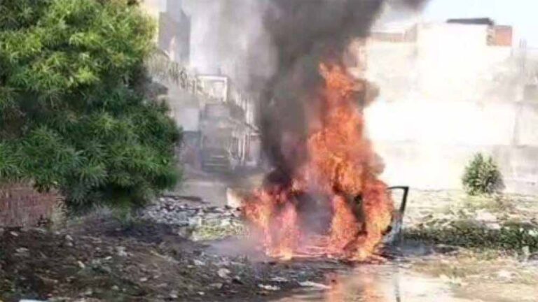 गलत रास्ता दिखा गया महंगा, गूगल मैप के भरोसे जलकर खाक हुई गाड़ी