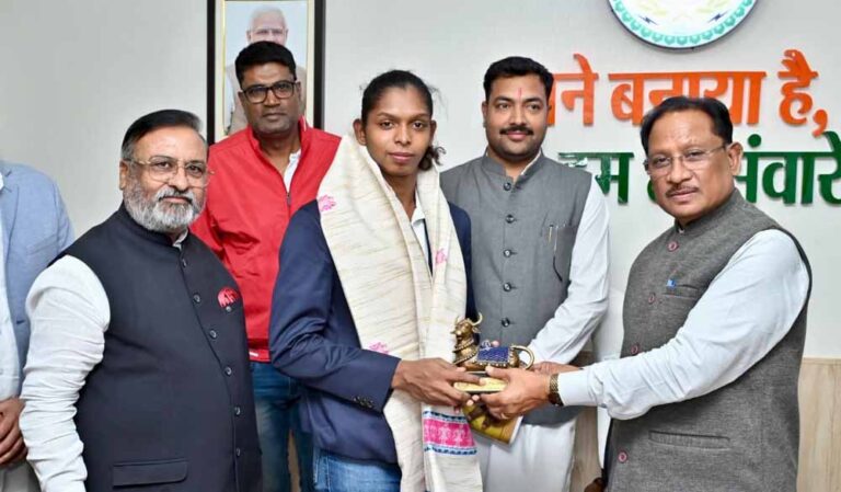 महिला कबड्डी विश्व कप विजेता संजू देवी को CM साय की बधाई