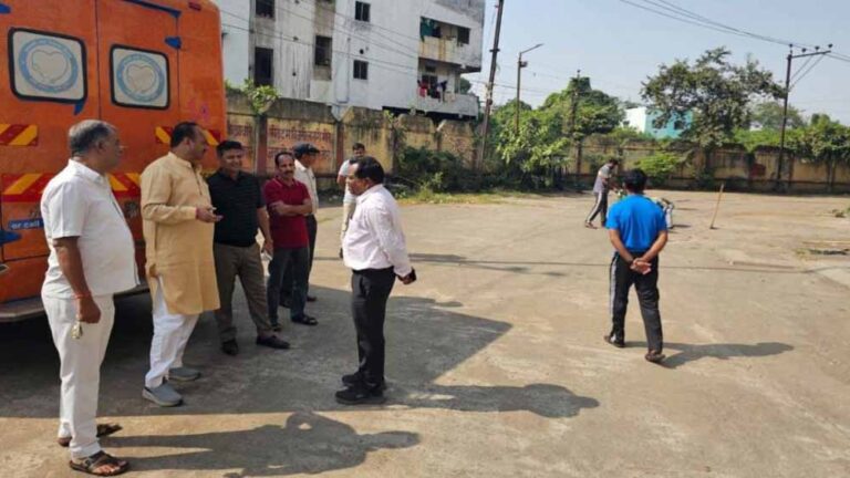 गंदगी देख भड़के सभापति सूर्यकांत राठौड़, स्टेडियम में तुरंत सफाई के आदेश