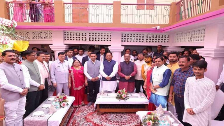 श्रम मंत्री के घर विवाह उत्सव में राजनीतिक हस्तियों की चहल-पहल, सीएम और सांसद ज्योत्सना महंत भी पहुँचे