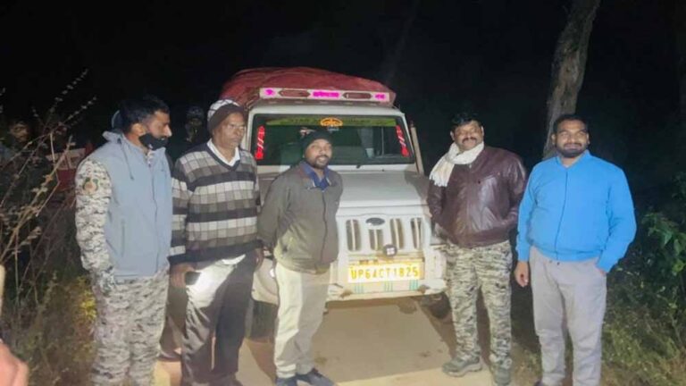 धान तस्करी पर पुलिस की सख्ती: 210 बोरी बरामद, तीन वाहनों के चालक व मालिक बुक