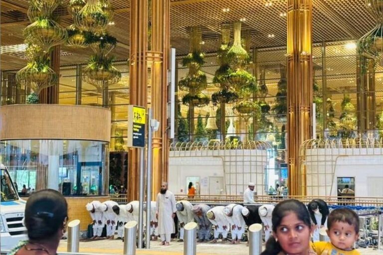 सामूहिक नमाज को लेकर बेंगलुरु एयरपोर्ट पर सियासी विवाद, बीजेपी का सिद्धारमैया पर हमला