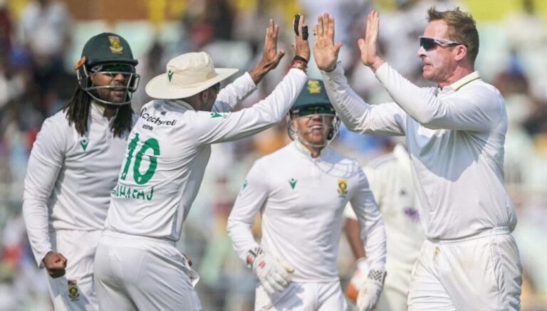 गुवाहाटी टेस्ट: साउथ अफ्रीका को दोहरी मार, हार्मर और जानसेन चोट‍िल होने से बाहर