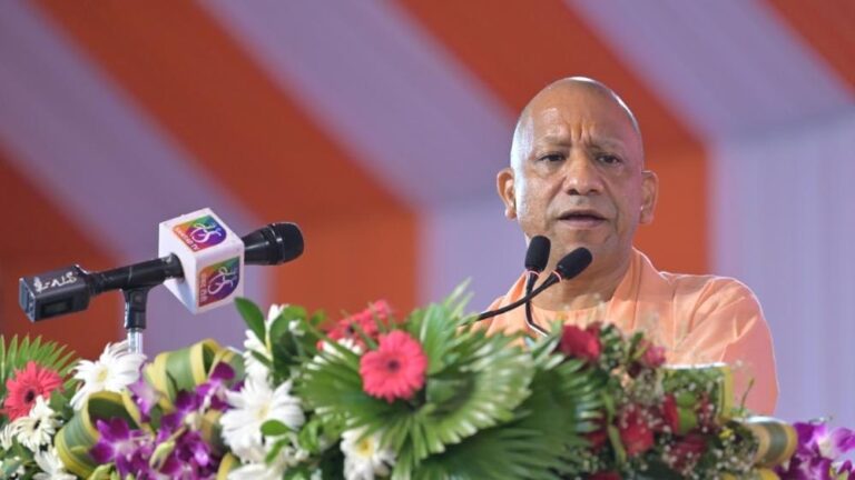 दो कर्मयोगियों मोदी और योगी ने बदल दी काशी की तस्वीर- उपराष्ट्रपति