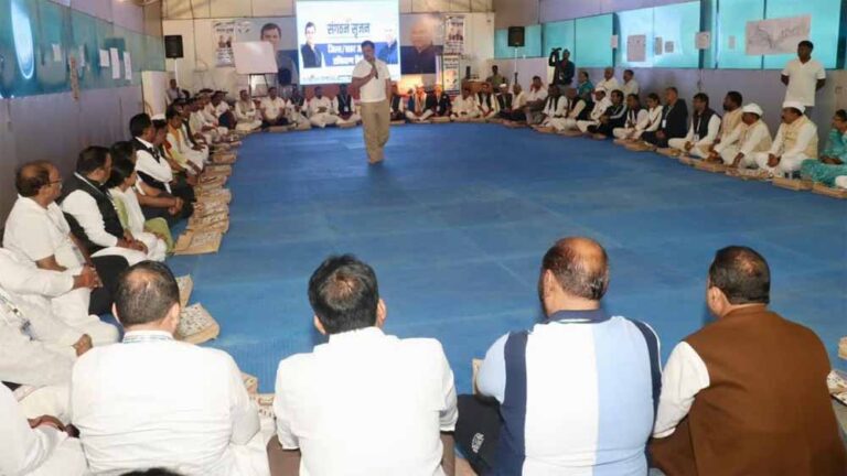 राहुल गांधी पचमढ़ी पहुंचे, जंगल सफारी के साथ BJP पर साधा निशाना – कहा, वोट चोरी का खेल एमपी में भी राहुल गांधी पचमढ़ी पहुंचे, जंगल सफारी के साथ BJP पर साधा निशाना – कहा, वोट चोरी का खेल एमपी में भी