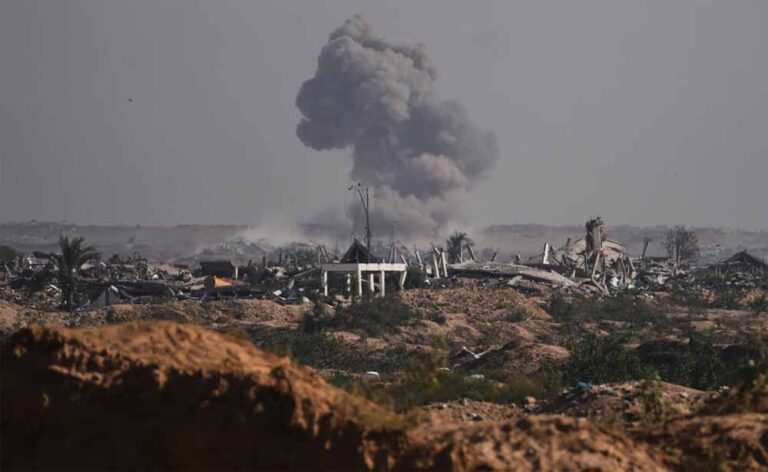 गाज़ा में बढ़ी तबाही: महिलाओं-बच्चों सहित 24 की जान गई गाज़ा में बढ़ी तबाही: महिलाओं-बच्चों सहित 24 की जान गई