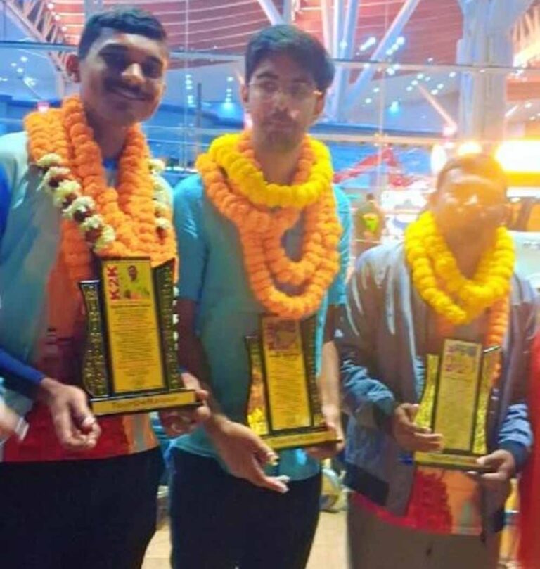 4,000 KM की चैलेंजिंग राइड: छत्तीसगढ़ के तीन युवाओं ने 16 दिनों में बनाया नया रिकॉर्ड 4,000 KM की चैलेंजिंग राइड: छत्तीसगढ़ के तीन युवाओं ने 16 दिनों में बनाया नया रिकॉर्ड