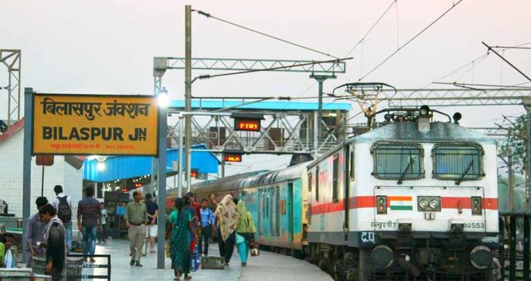 बिलासपुर रेलवे स्टेशन: अवैध वेंडर्स पर कमर्शियल टीम की कार्रवाई, 29 गिरफ्तार