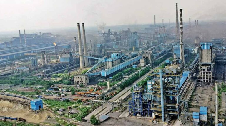 सुरक्षा में लापरवाही, भिलाई इस्पात संयंत्र ने दो महाप्रबंधकों को किया निलंबित, अन्य अफसरों को दी चेतावनी