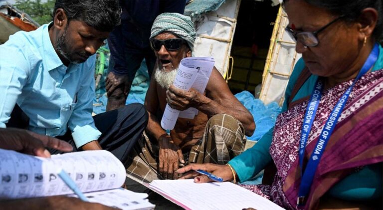 बांग्लादेश बॉर्डर के जिले में वोटरों की संख्या में 105% उछाल, ममता दीदी की चिंता बढ़ी