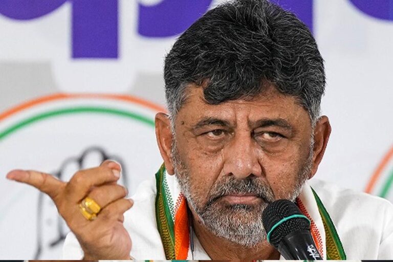 छिन सकती है सिद्धा की कुर्सी, कर्नाटक में बढ़ते DK समर्थक विधायकों के कदम