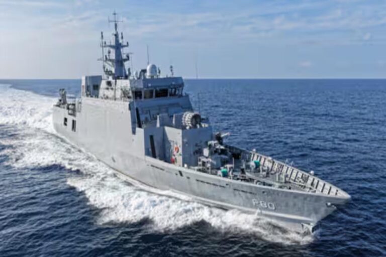 INS Mahe वॉरशिप ने नेवी में बनाई एंट्री, समंदर में दुश्मनों के लिए होगा खतरा INS Mahe वॉरशिप ने नेवी में बनाई एंट्री, समंदर में दुश्मनों के लिए होगा खतरा