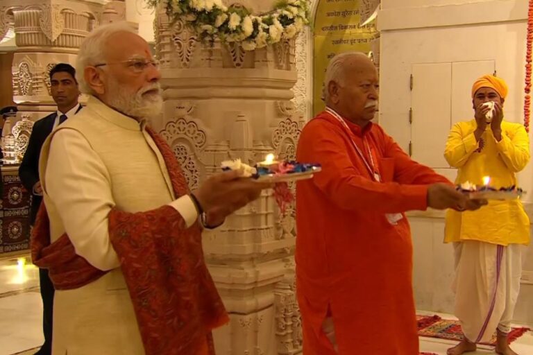 अयोध्या को एक वैश्विक आध्यात्मिक केंद्र के रूप में विकसित करने के उद्देश्य से अनेक परियोजनाएं हो रहीं संचालित