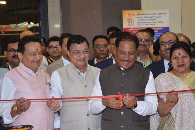 अंतरराष्ट्रीय व्यापार मेले में CM विष्णुदेव साय ने छत्तीसगढ़ पवेलियन का किया अवलोकन