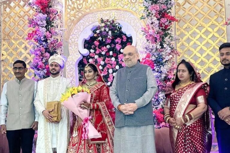 अमित शाह की शादी में शिरकत, BJP टाइपिस्ट की बेटी की शादी बनी चर्चा का विषय