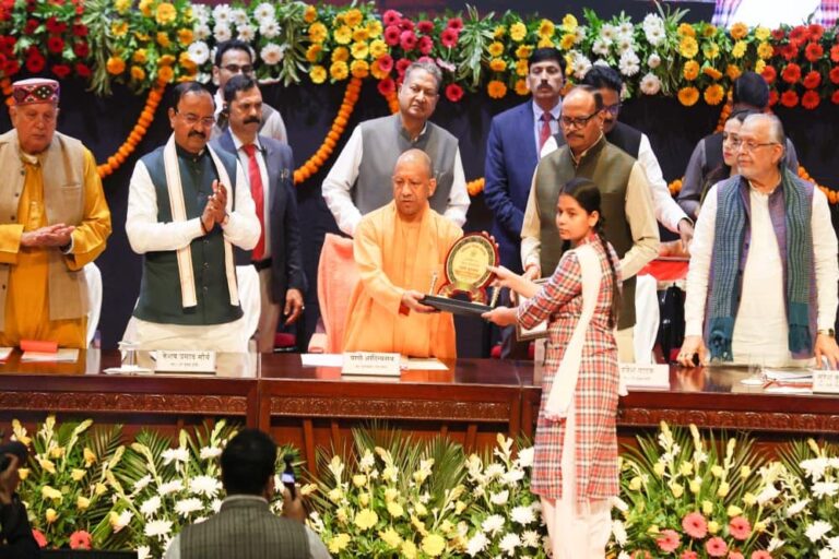 अधिकार तब सुरक्षित होते हैं, जब व्यक्ति कर्तव्यों के निर्वहन की आदत डाले, कर्तव्य के बिना अधिकार नहीं हो सकताः मुख्यमंत्री