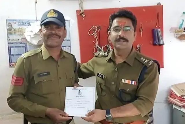 एमपी में पहली बार ऑन-स्पॉट अवॉर्ड, उज्जैन एसपी ने शुरू की सुविधा एमपी में पहली बार ऑन-स्पॉट अवॉर्ड, उज्जैन एसपी ने शुरू की सुविधा
