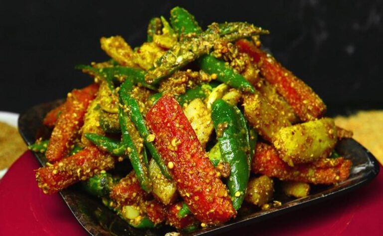 घर पर बनाएं मस्त मूली-मिर्च का अचार, स्वाद और बनाने की आसानी दोनों में बेस्ट