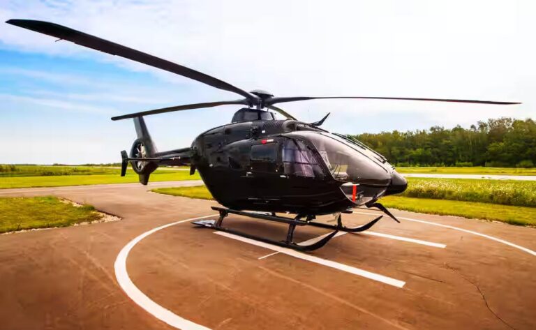 हेलीकॉप्टर उड़ानें परेशान, इंदौर-उज्जैन-ओंकारेश्वर रूट पर यात्रियों की संख्या कम, ऑनलाइन बुकिंग भी नहीं मिल रही