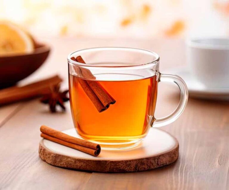 सुबह खाली पेट बस एक गिलास दालचीनी पानी—शुगर और फैट दोनों रहेंगे कंट्रोल में